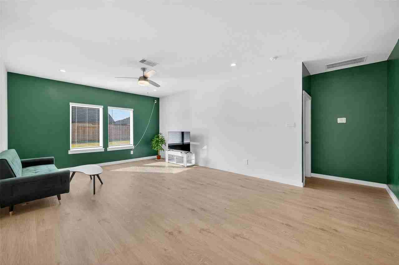 30611 Castle Cove Dr #30611 - Photo 3 of 50