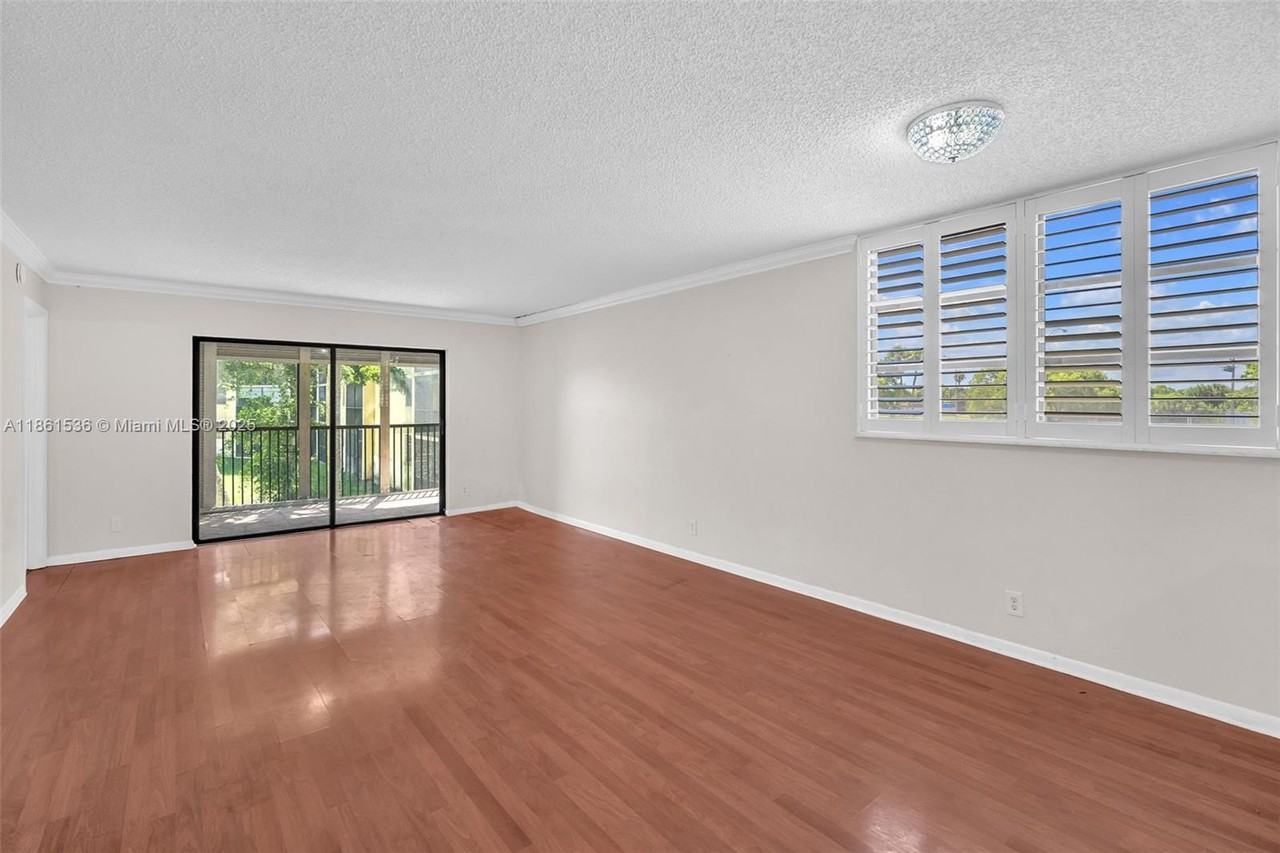 6575 W Oakland Park Blvd #6575-218 - Photo 2 of 29