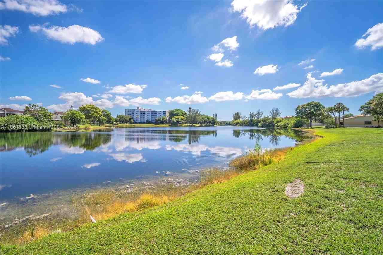 6575 W Oakland Park Blvd #6575-218 - Photo 5 of 29