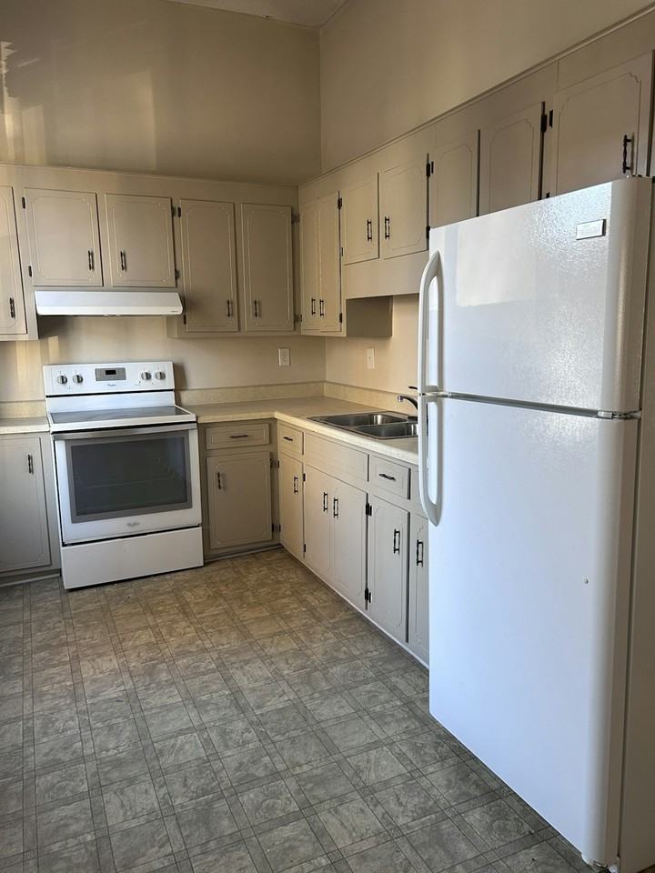 516 4th Street, Unit 516 - Photo 3 of 8