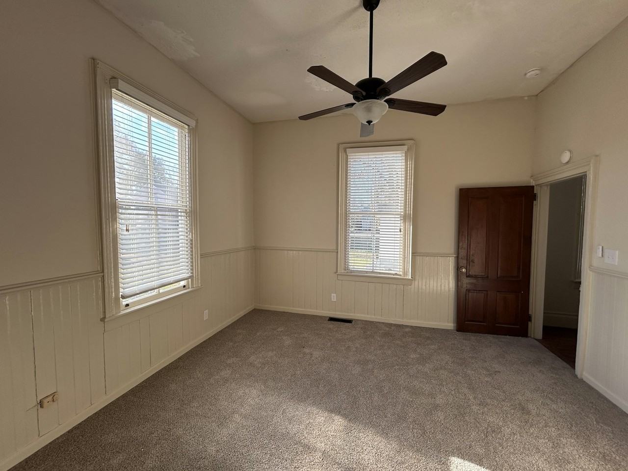 516 4th Street, Unit 516 - Photo 7 of 8