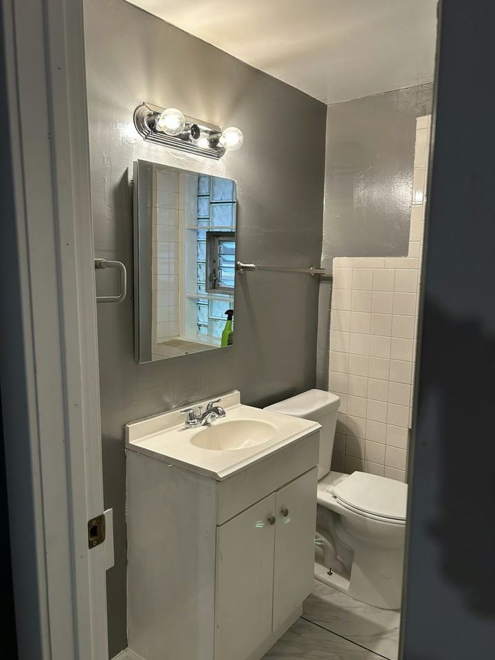 1828 Gunderson Avenue, Unit Garden Floor - Photo 4 of 9