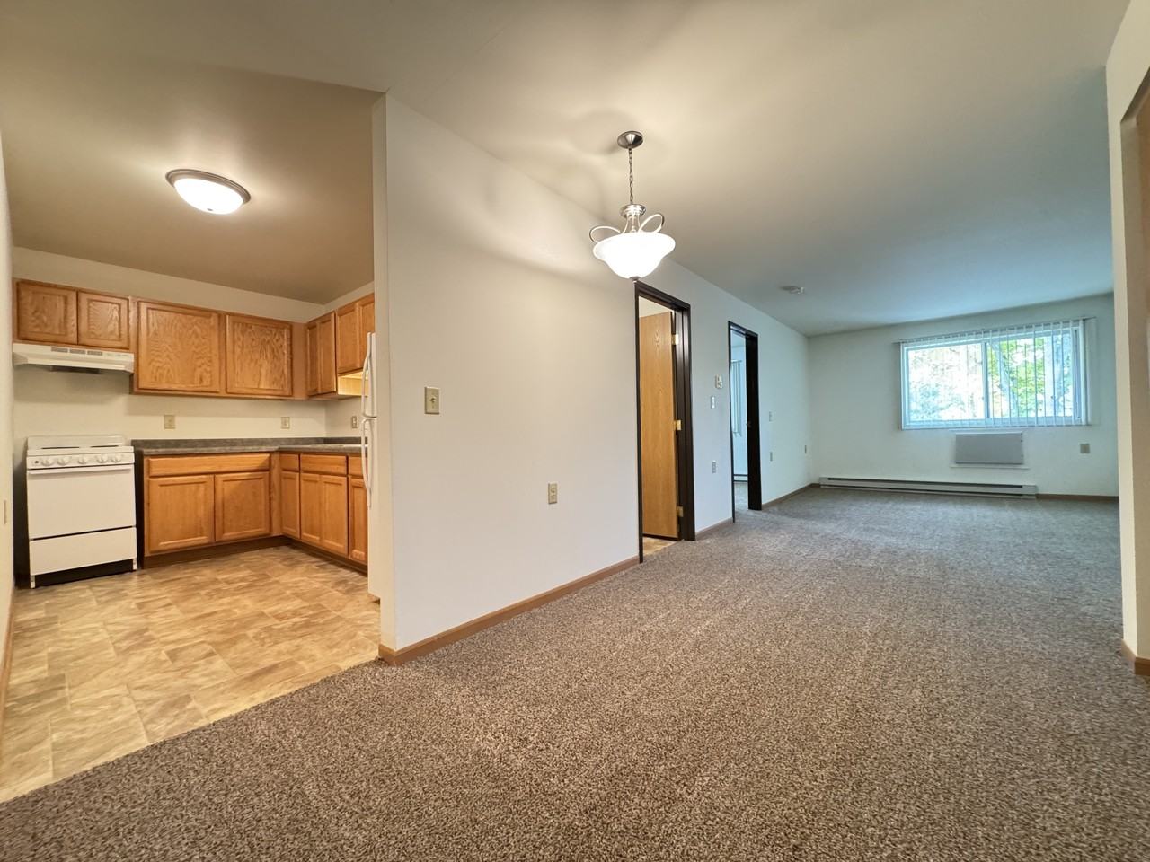 121 Colonial Drive - Photo 3 of 9