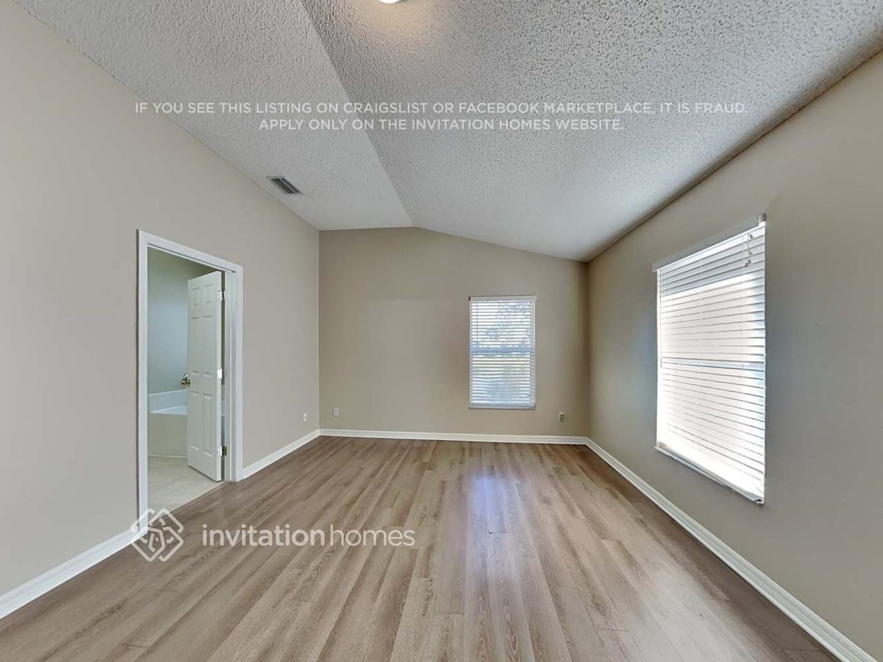1093 Bainbury Lane - Photo 3 of 19