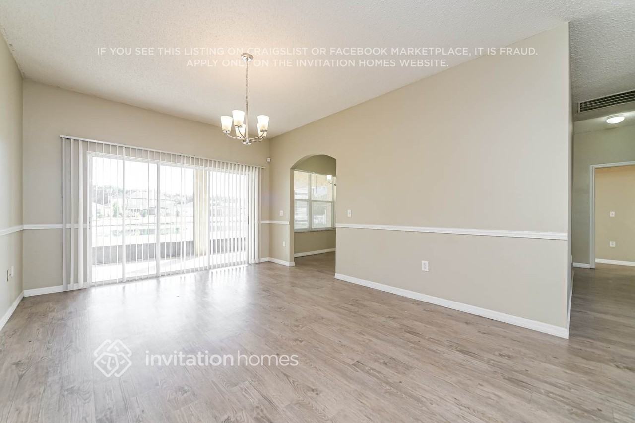 467 Tamarind Parke Ln - Photo 5 of 17