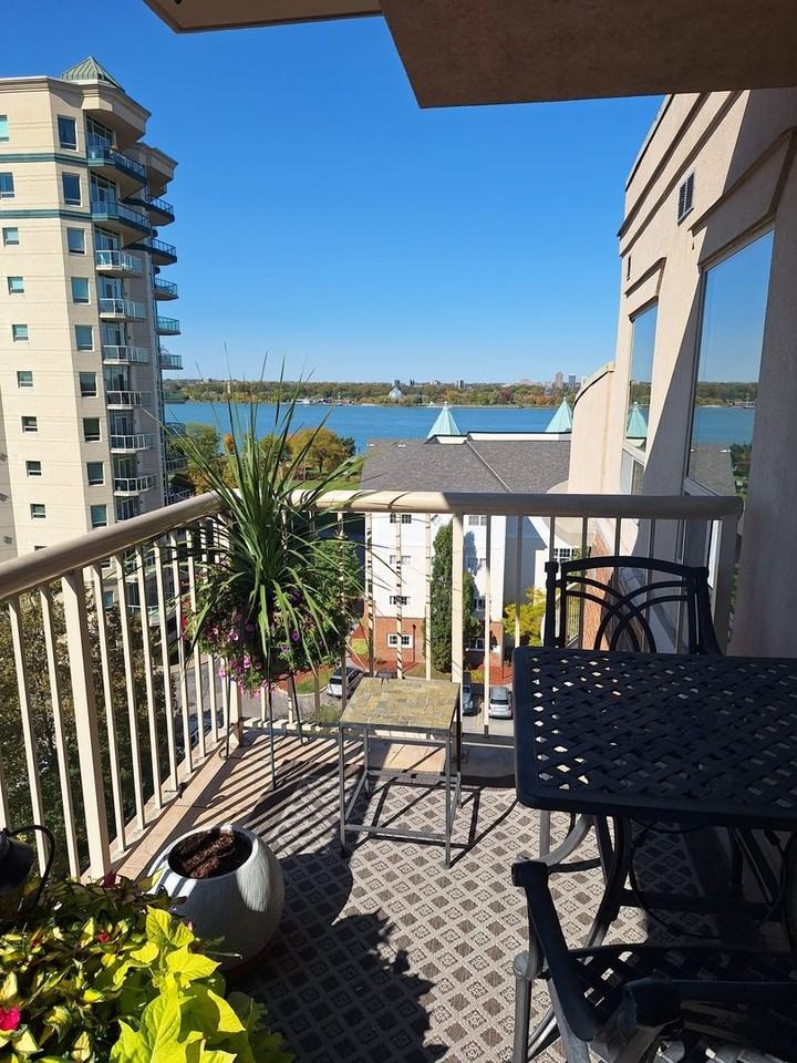 5064 Wyandotte St E - Photo 2 of 14