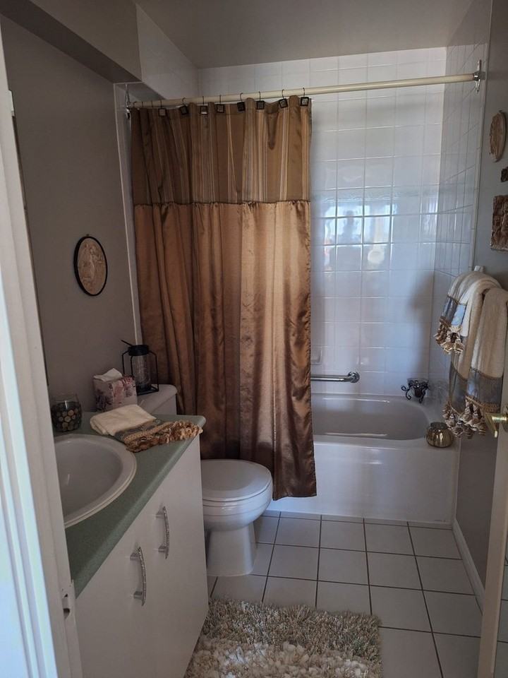 5064 Wyandotte St E - Photo 7 of 14