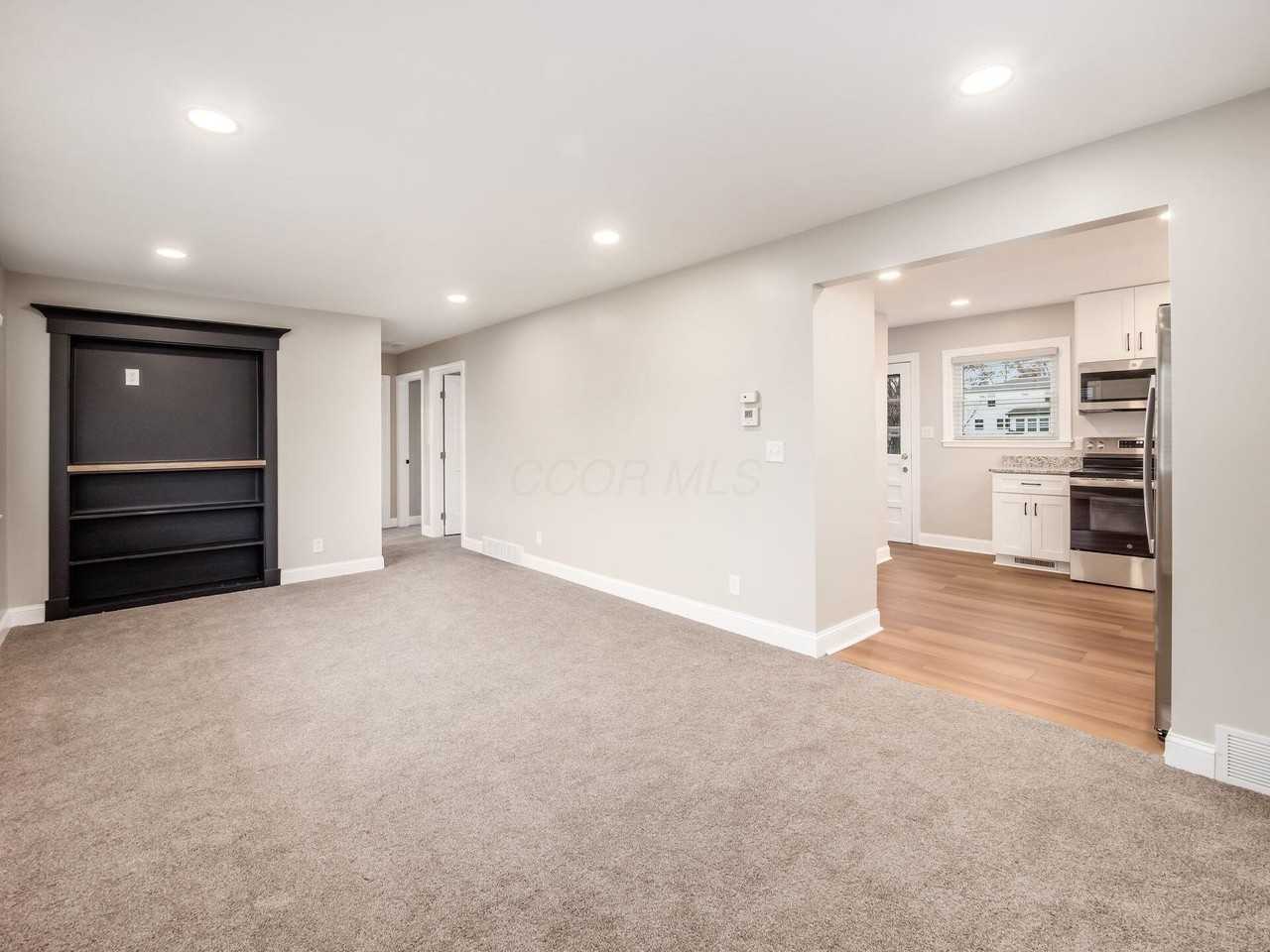 2475 Swansea Rd - Photo 3 of 33