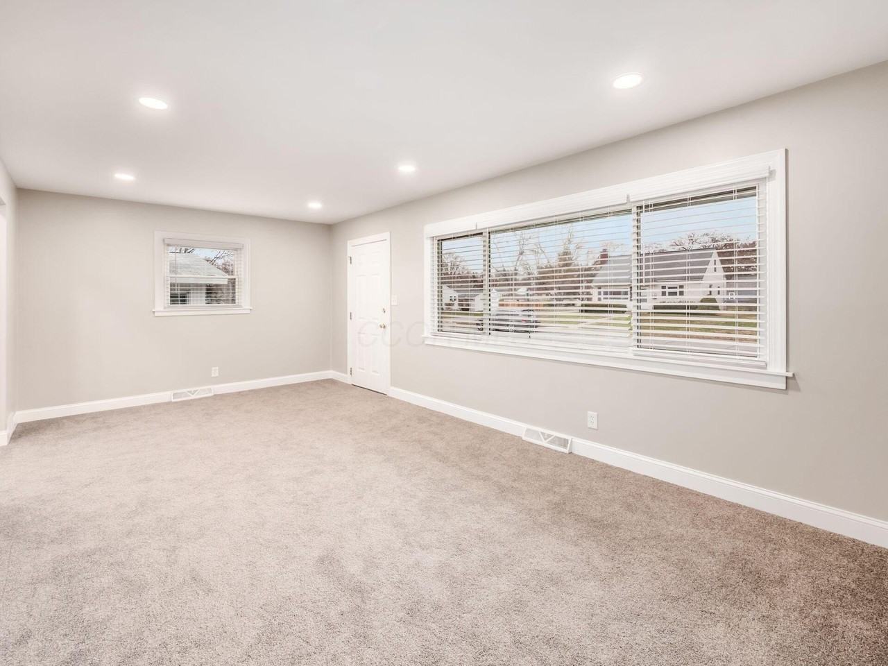 2475 Swansea Rd - Photo 5 of 33