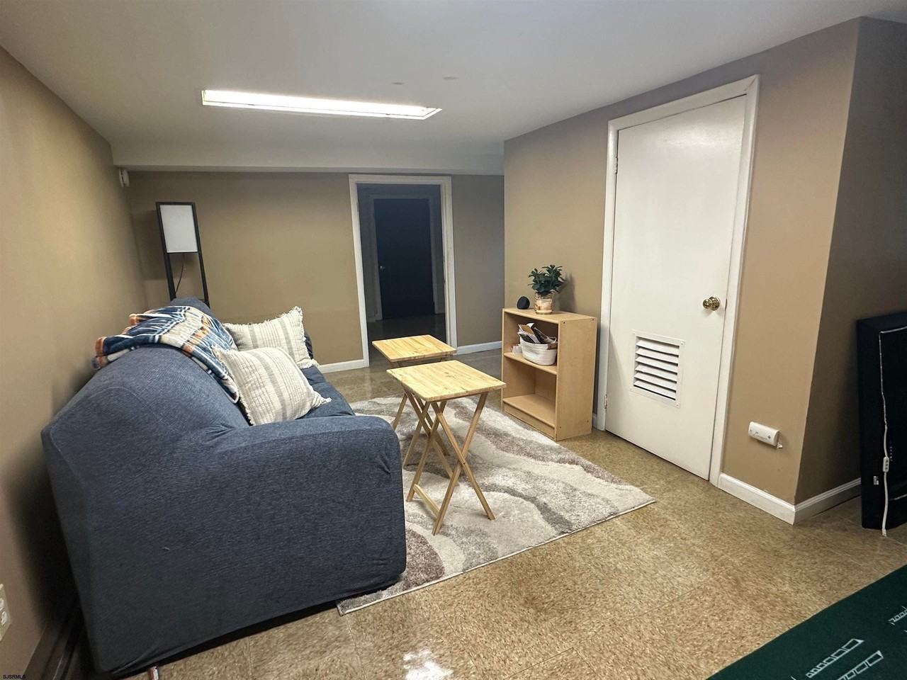 205 S Vermont Ave #1 - Photo 3 of 10