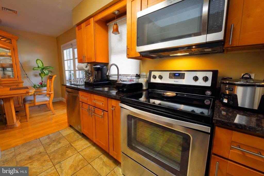 10 Caravel Ct - Photo 7 of 17