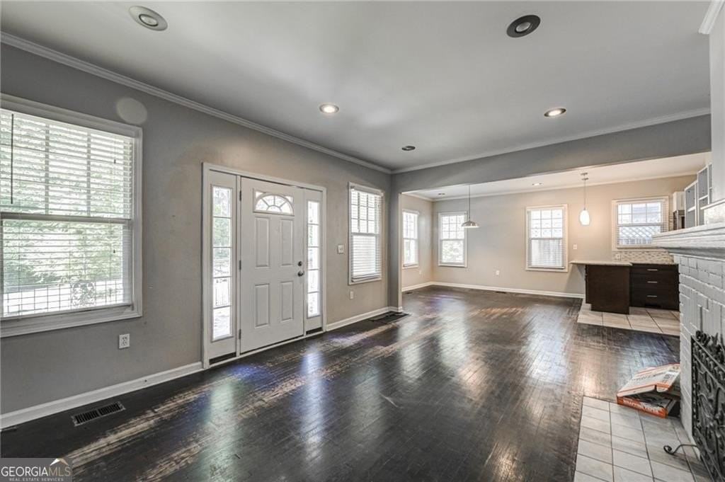 483 Burlington Road Northeast - Photo 4 of 18