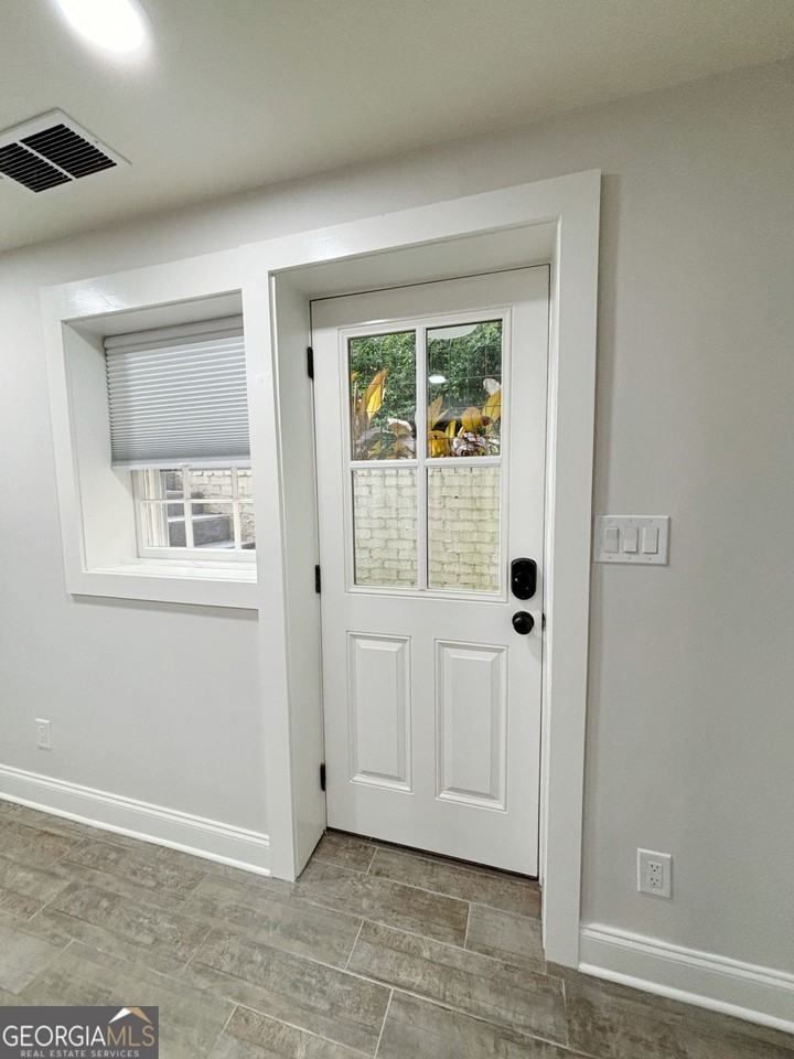 785 Weatherly Lane Northwest - Photo 4 of 20