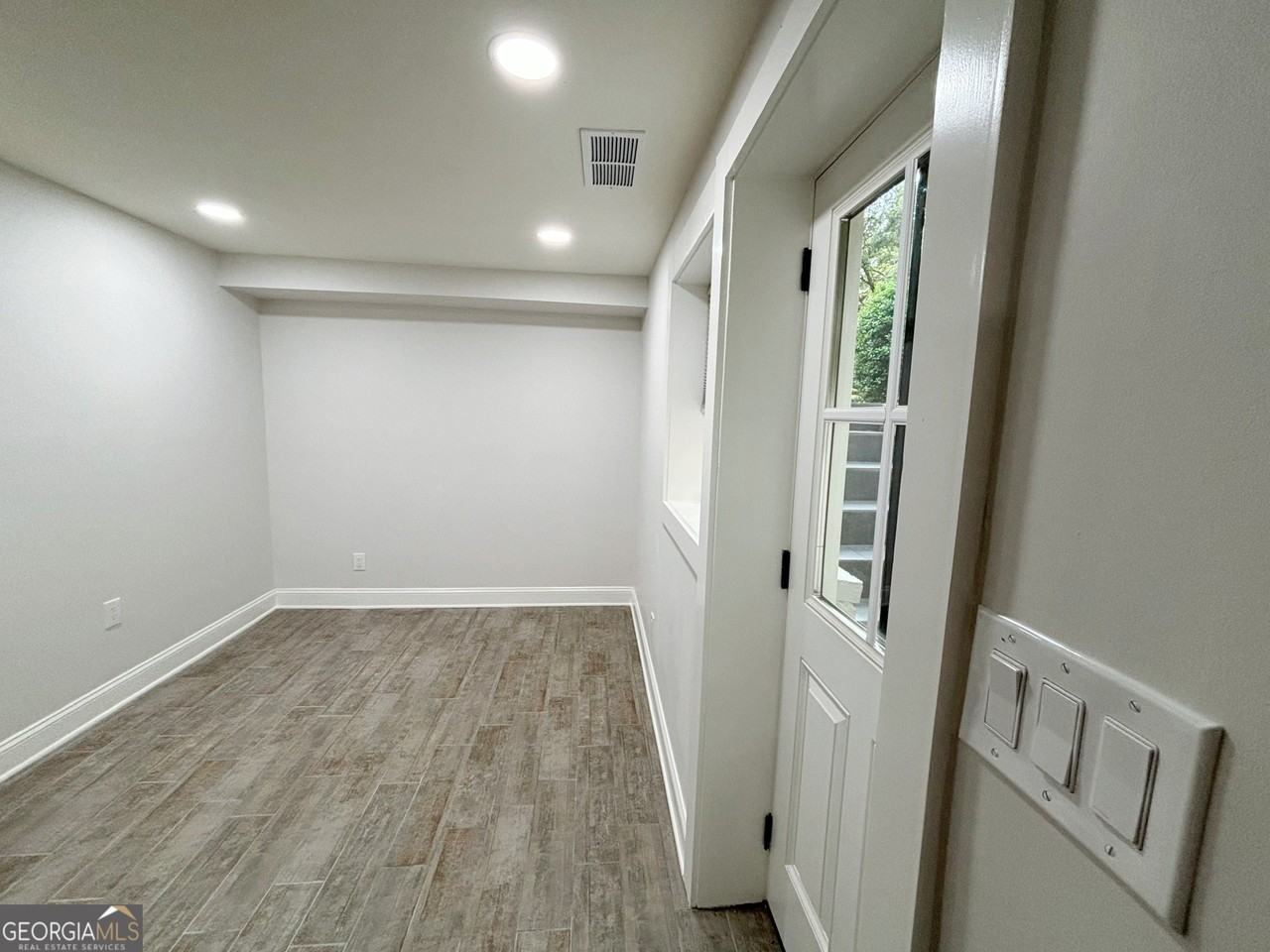 785 Weatherly Lane Northwest - Photo 5 of 20