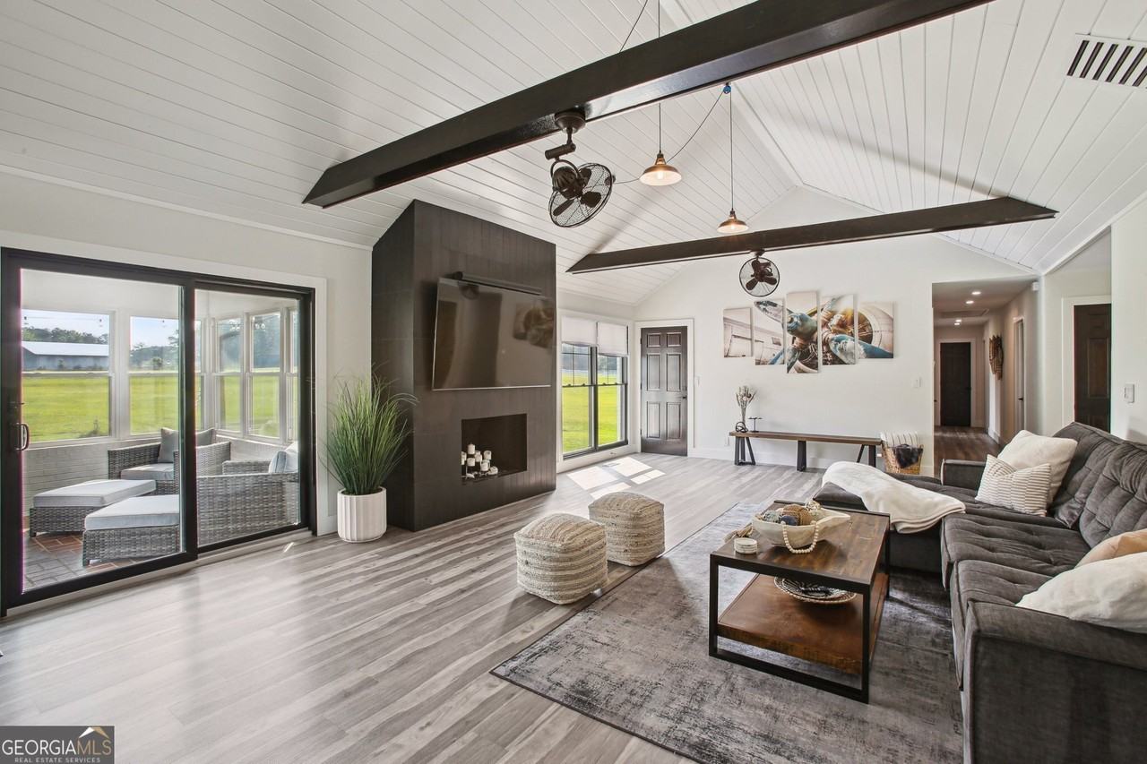 120 Red Fox Run - Photo 2 of 28