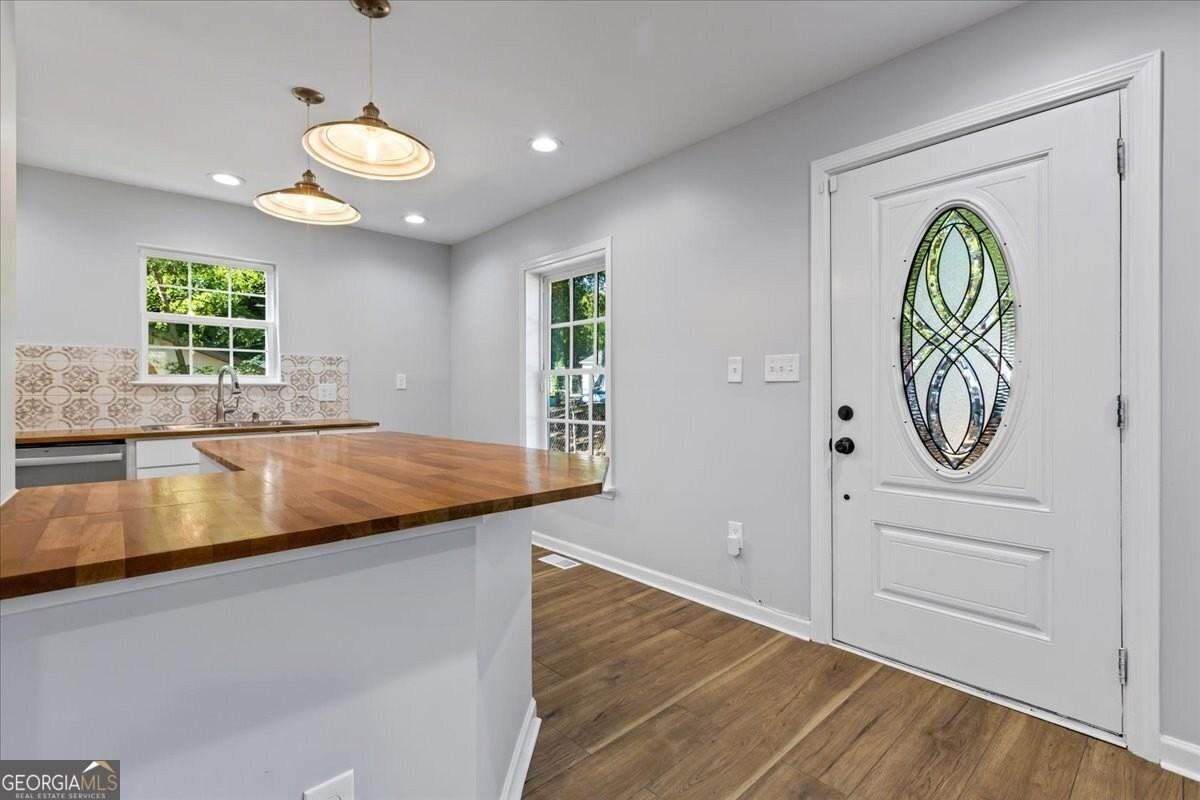 187 Joe Louis Drive Northwest - Photo 3 of 23