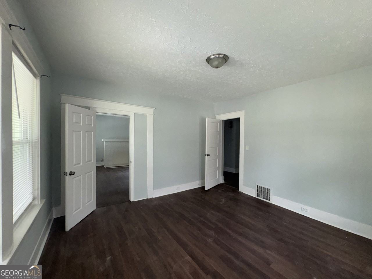 1462 Lucile Ave Sw - Photo 3 of 22