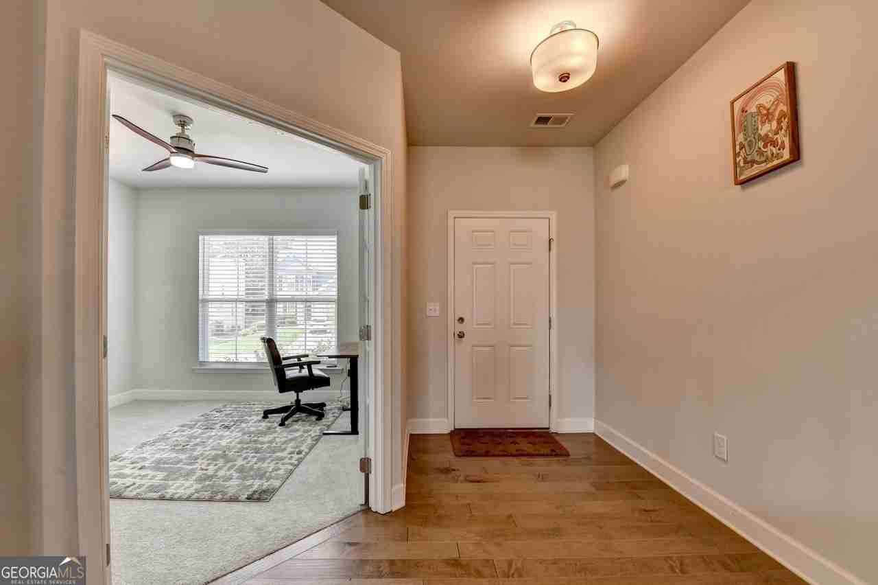 5980 Bennett Parkway - Photo 3 of 32