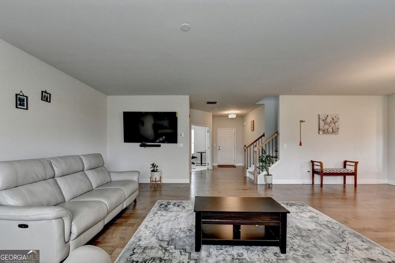 5980 Bennett Parkway - Photo 5 of 32