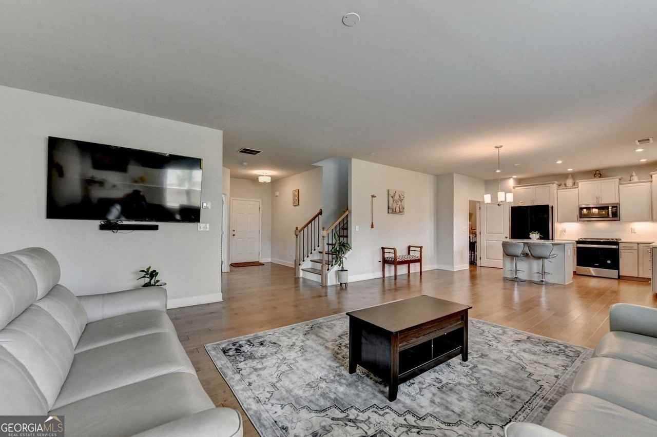 5980 Bennett Parkway - Photo 7 of 32