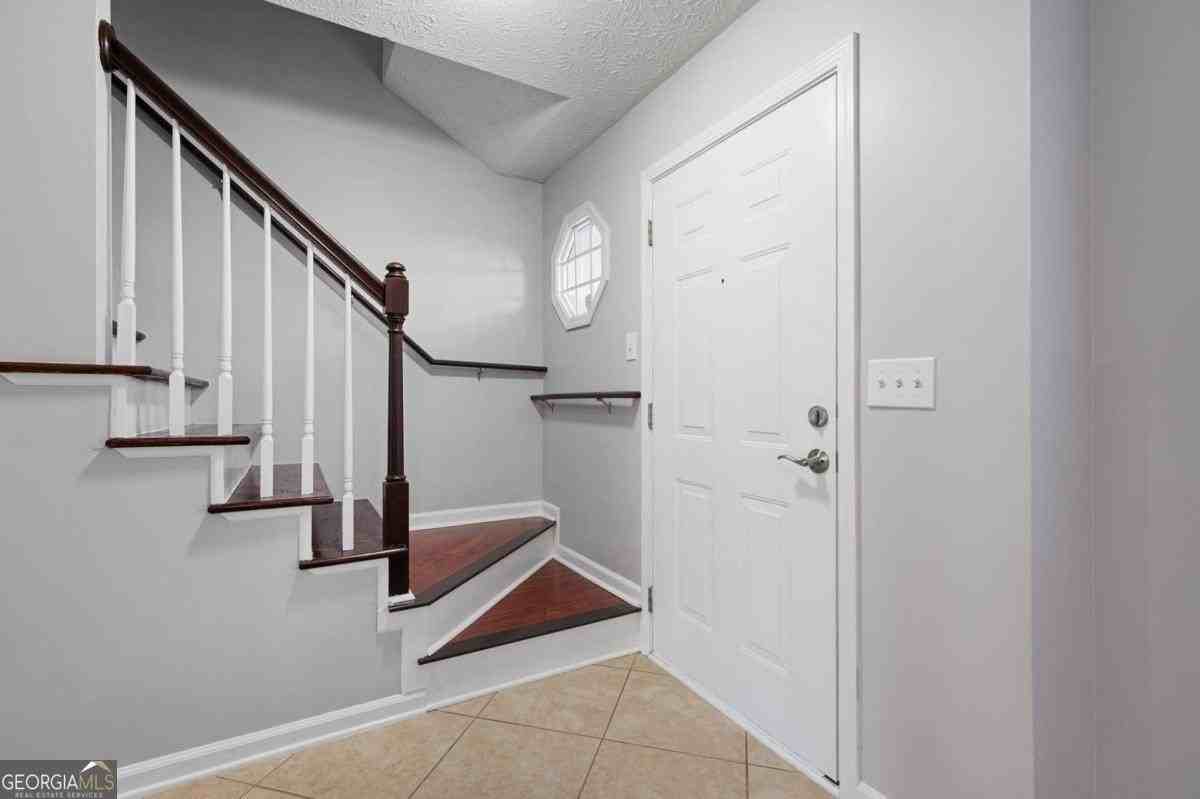 2911 Noah Drive - Photo 3 of 27