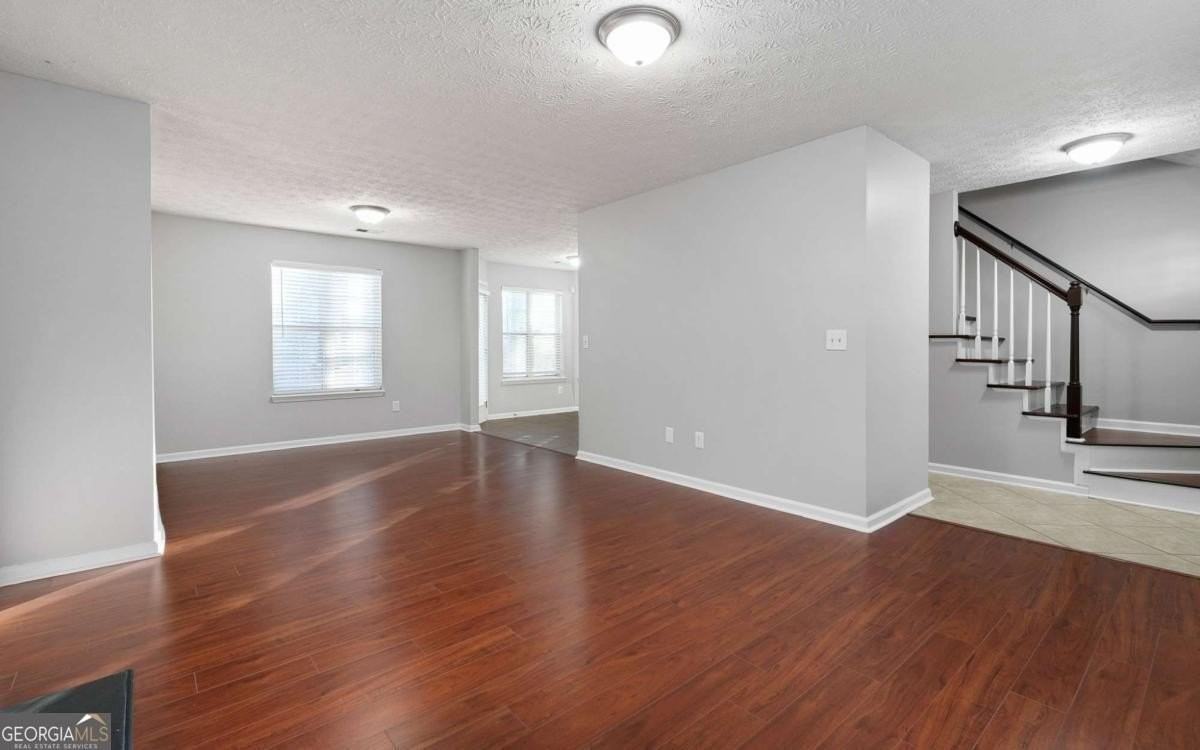 2911 Noah Drive - Photo 4 of 27