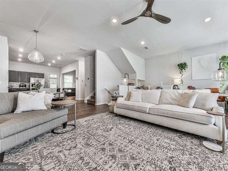 499 Bishop Ln - Photo 5 of 50