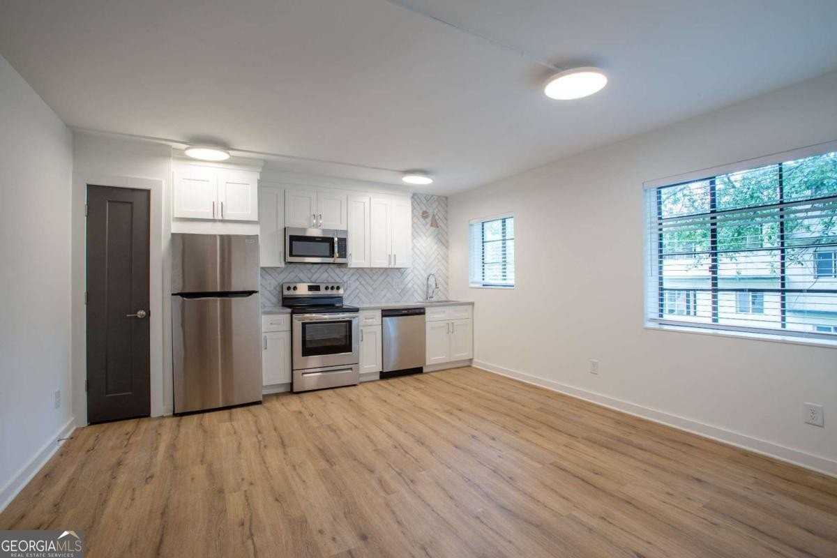 41 25th St Nw Apt 5 #5 - Photo 7 of 15