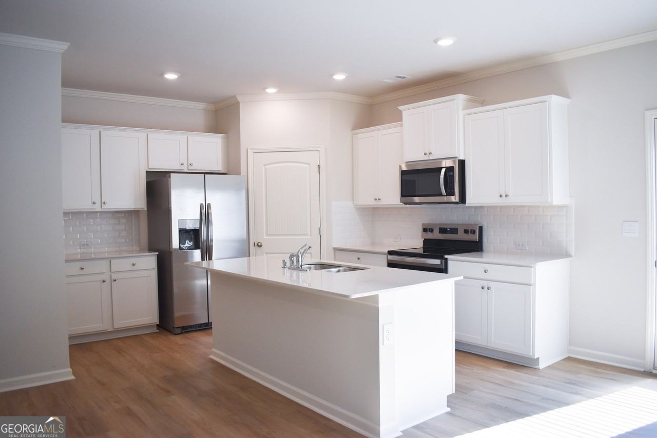 6686 Corryton St - Photo 7 of 26