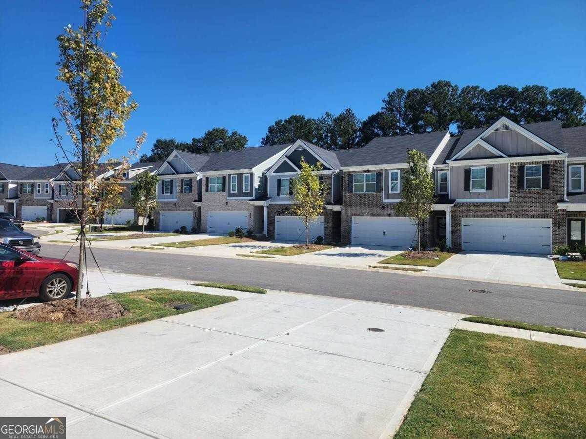 832 Cygnet Ln - Photo 3 of 32