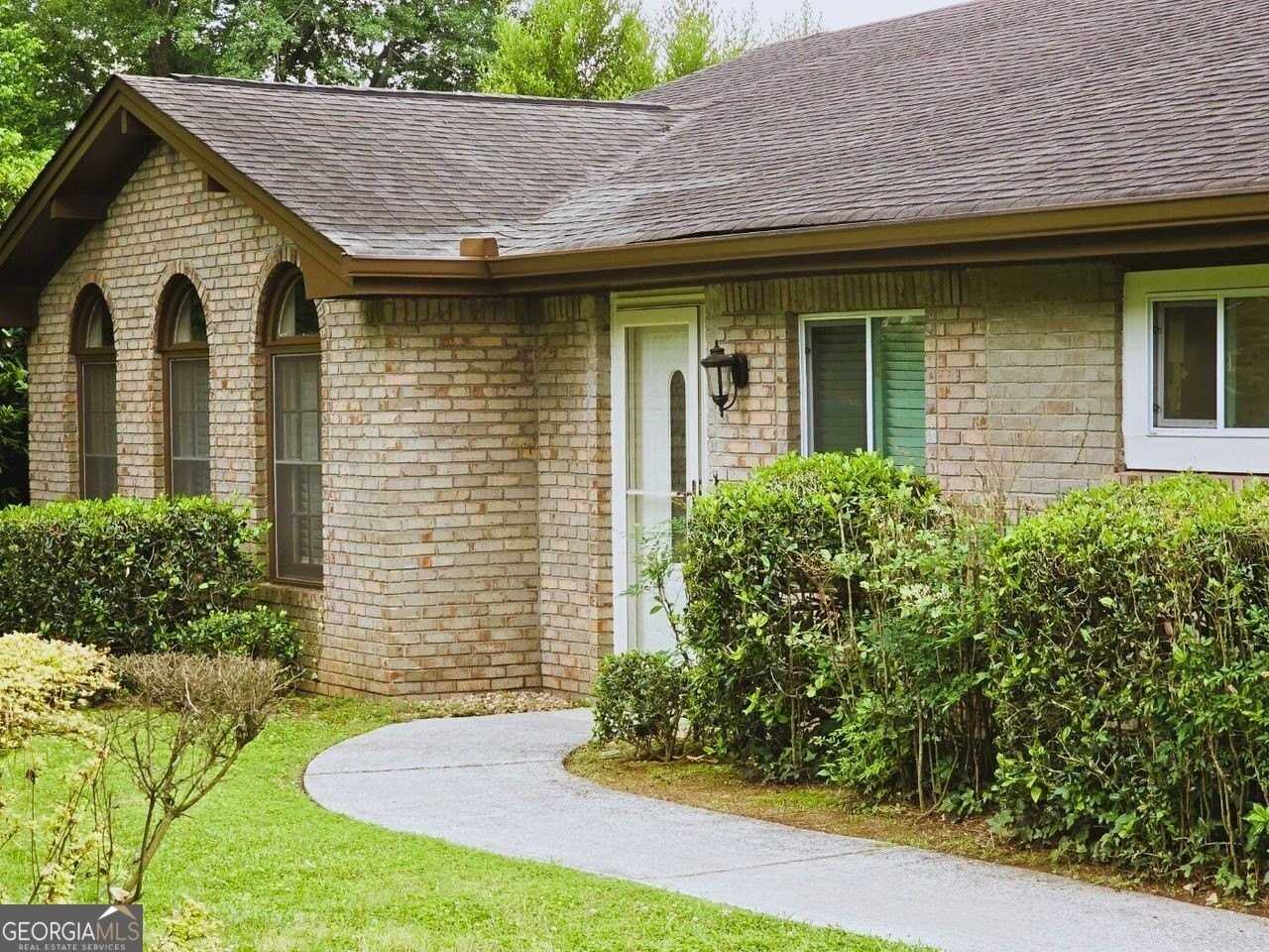 2821 Meadow Lark Trl - Photo 2 of 40