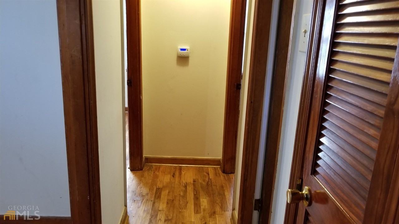 151 Russell St - Photo 5 of 9