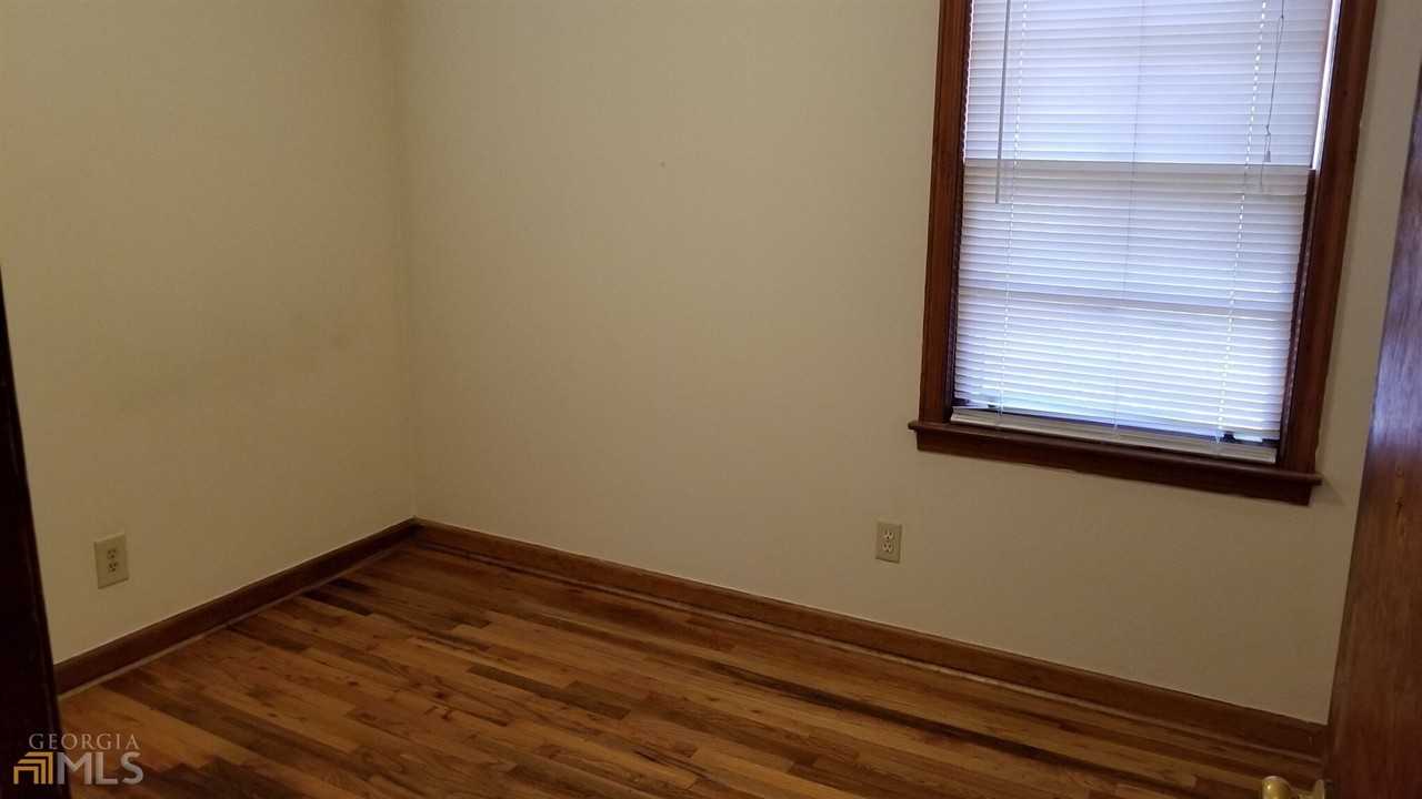 151 Russell St - Photo 7 of 9