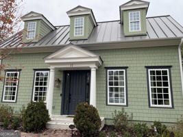 featured image of 11 Bourbon Street