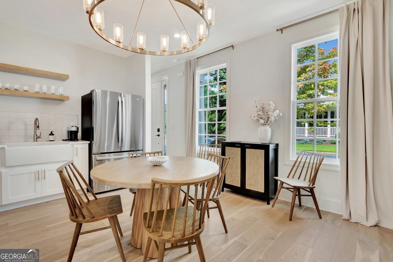 11 Bourbon St - Photo 4 of 23