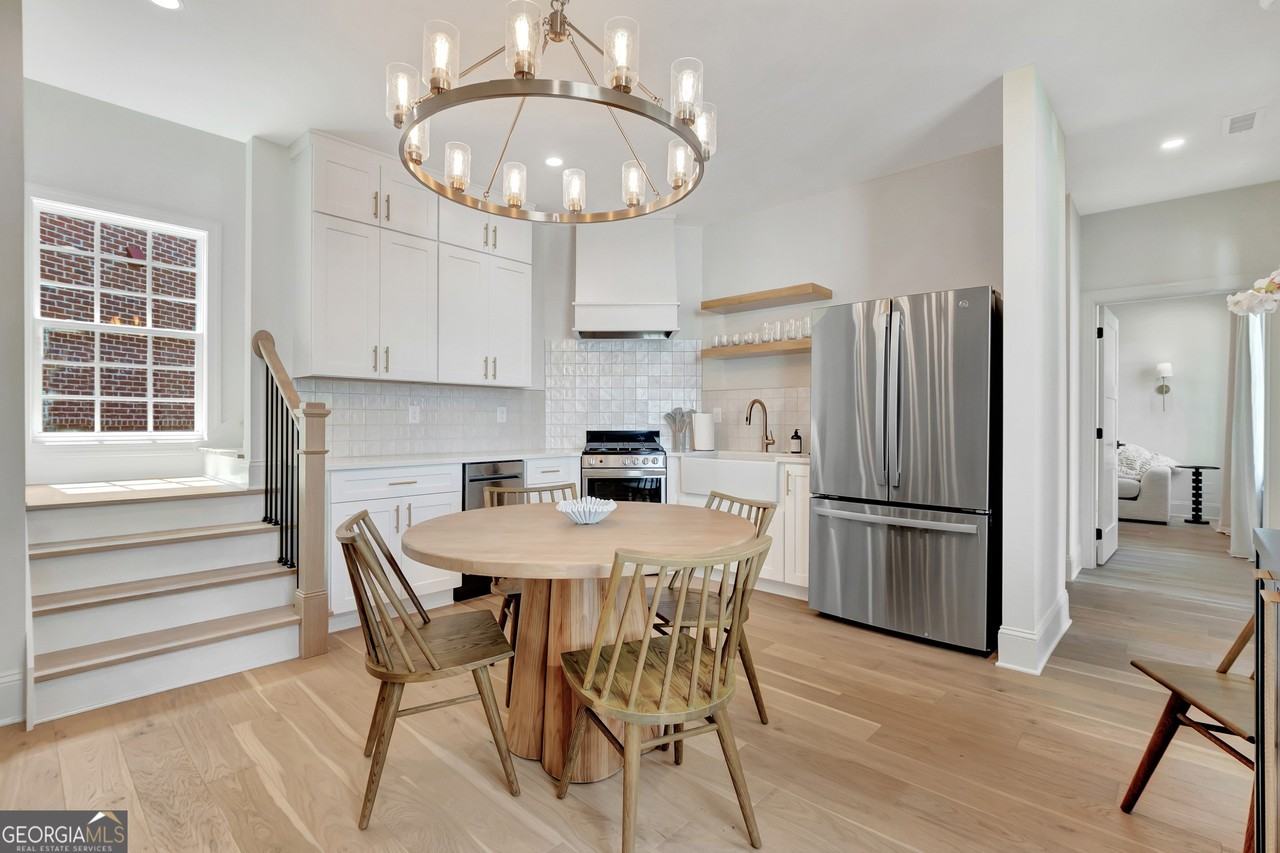 11 Bourbon St - Photo 6 of 23