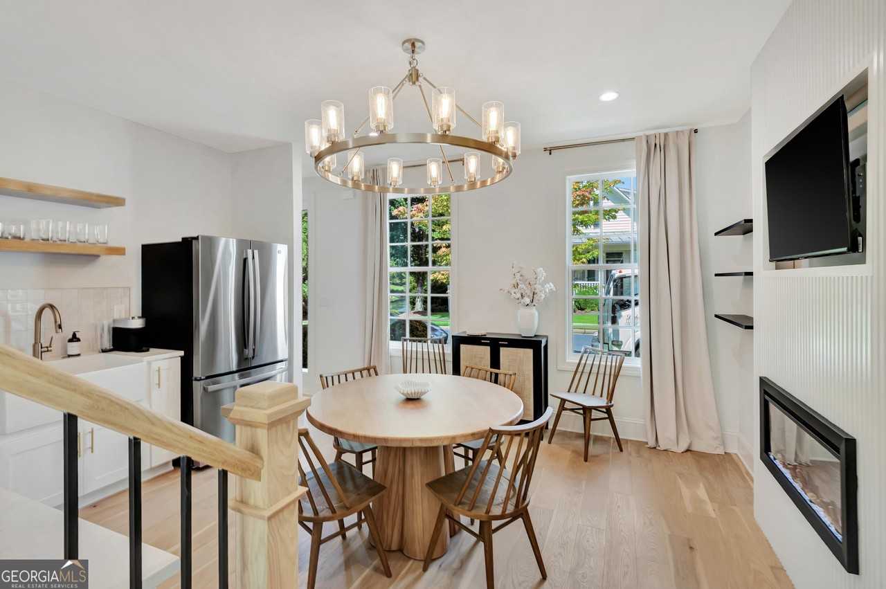 11 Bourbon St - Photo 7 of 23