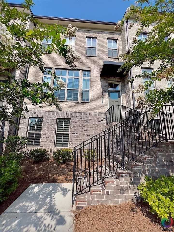 4254 Spruce Pine Alley - Photo 3 of 40