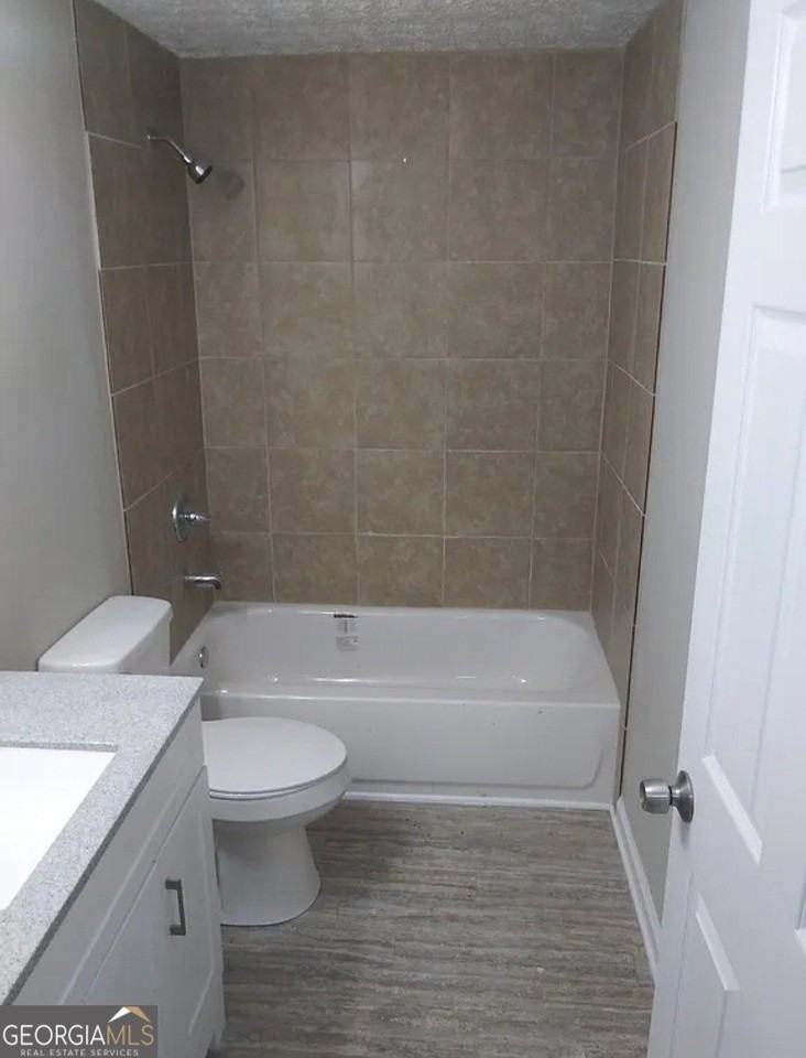 1269 Muirfield Dr - Photo 3 of 10