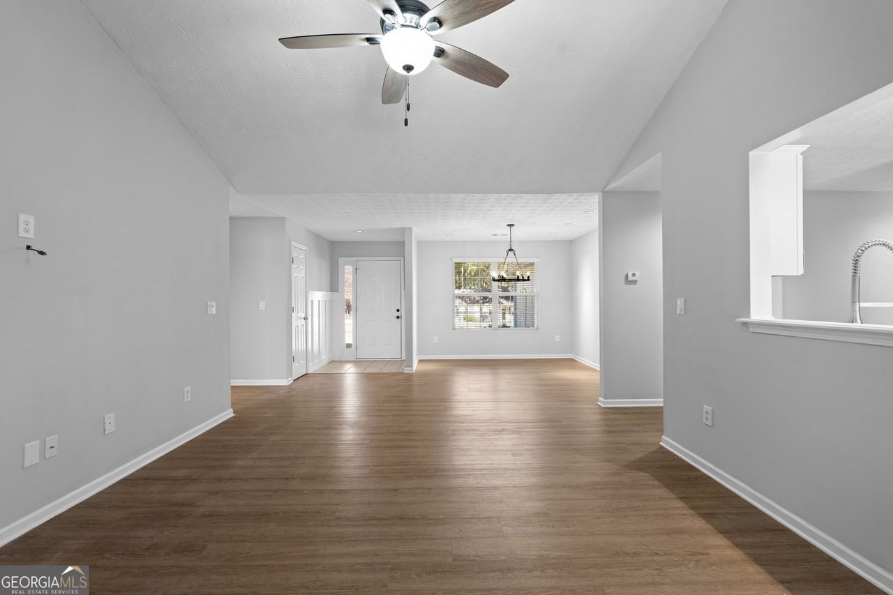 47 Matthews St - Photo 7 of 27