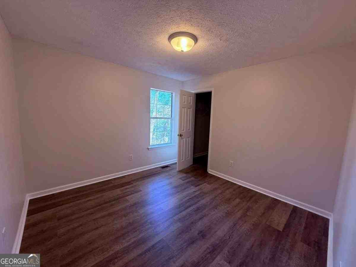 4825 Red Oak Dr - Photo 7 of 11