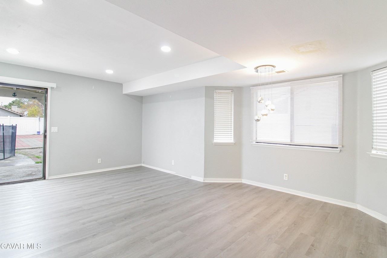 45809 Evelyn Ct - Photo 6 of 24