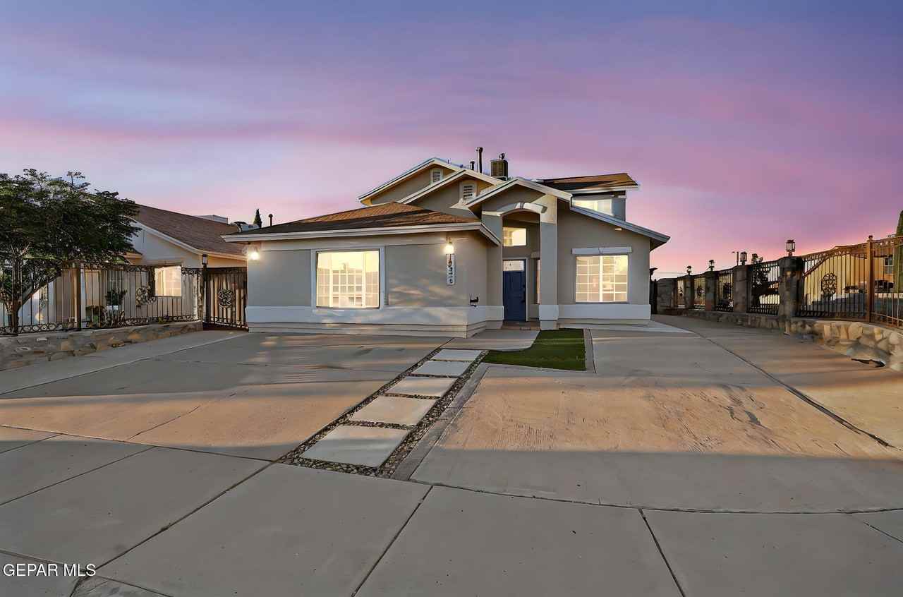 14325 Pacific Point Dr - Photo 2 of 32