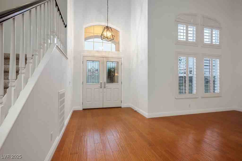 8113 Blue Cascade Avenue - Photo 4 of 36