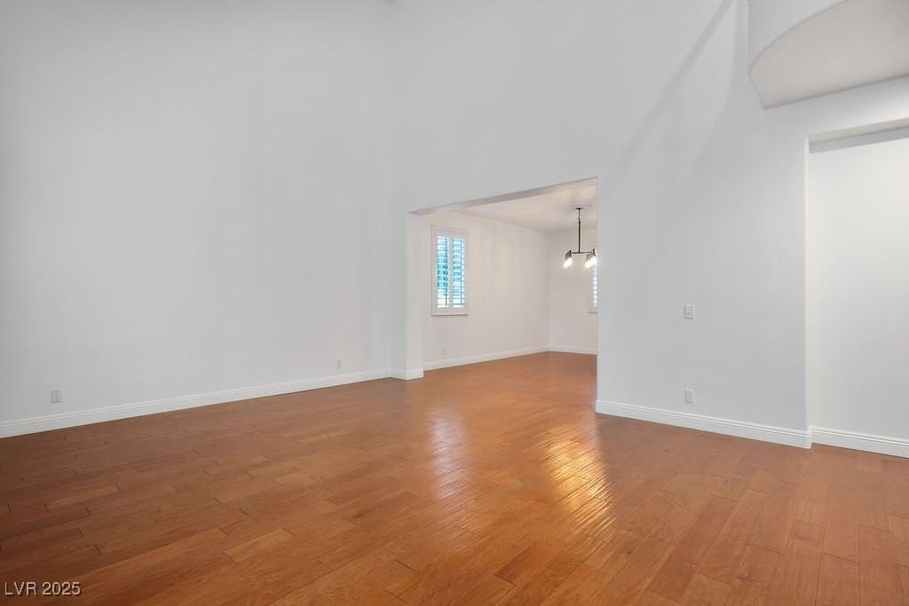 8113 Blue Cascade Avenue - Photo 5 of 36