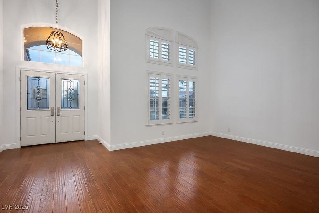 8113 Blue Cascade Avenue - Photo 6 of 36