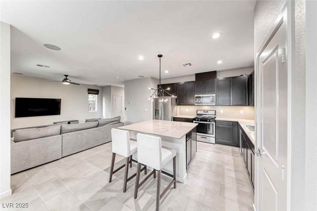 7012 Pearl Hilltop Ct - Photo 7 of 29