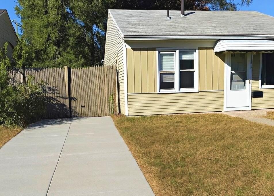 1473 E Harry Ave - Photo 2 of 14