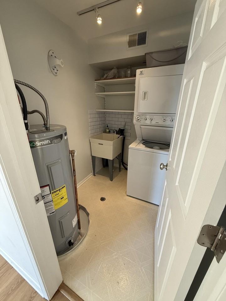 353 Pinewood Cir - Photo 5 of 13