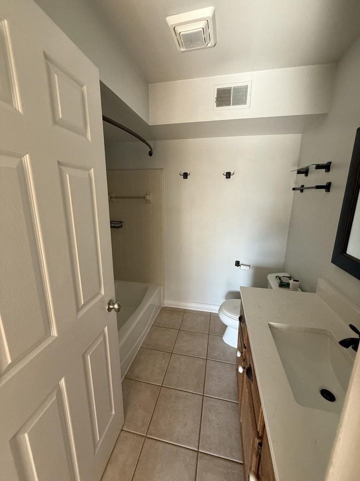 353 Pinewood Cir - Photo 6 of 13